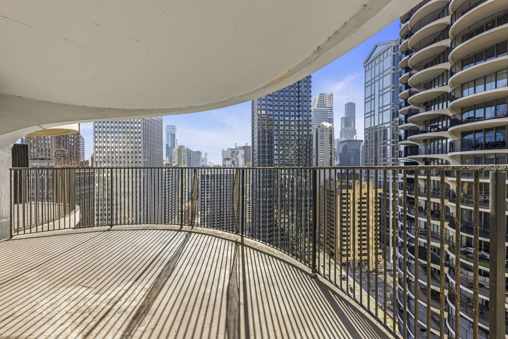 300 North State Street, Unit 3235 Chicago, IL 60654 - Photo 7 of 29