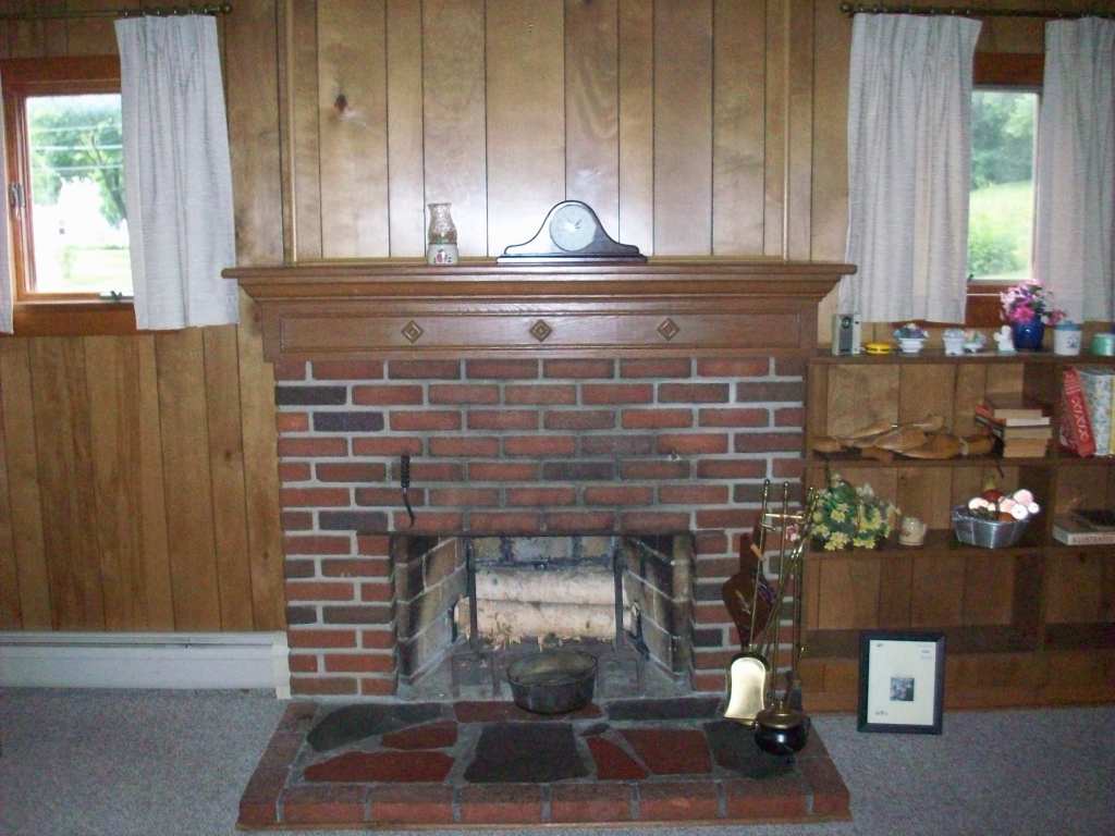 7 Harding Avenue Adams, MA 01220 - Photo 2 of 4 Fireplace