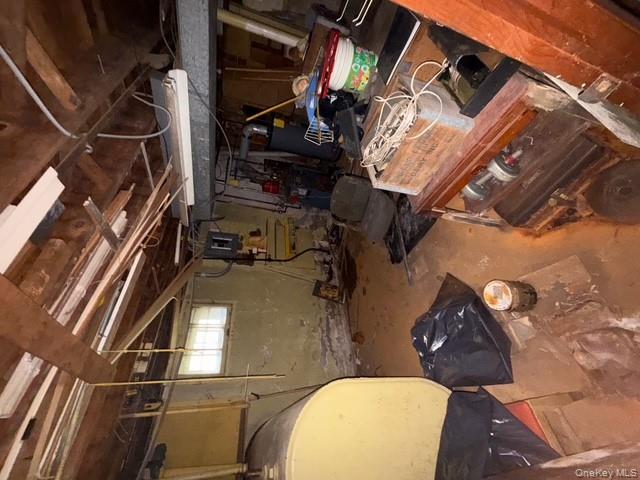 35 Marlow Road Valley Stream, NY 11580 - Photo 16 of 20 a room with gym equipment