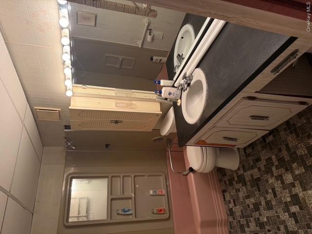 35 Marlow Road Valley Stream, NY 11580 - Photo 17 of 19
