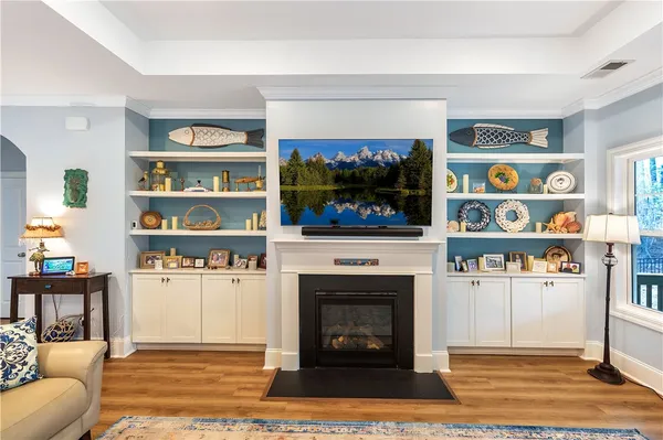 $549,900 | 2638 Dog Leg Lane, Seneca, SC 29678