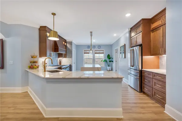 $549,900 | 2638 Dog Leg Lane, Seneca, SC 29678