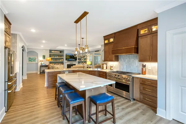 $549,900 | 2638 Dog Leg Lane, Seneca, SC 29678