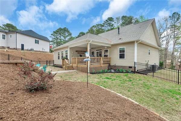 $549,900 | 2638 Dog Leg Lane, Seneca, SC 29678