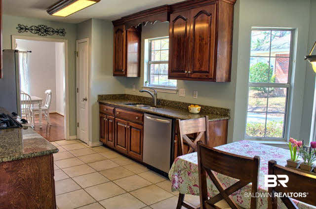 10148 Summerlake Court Mobile, AL 36608 - Photo 9 of 25
