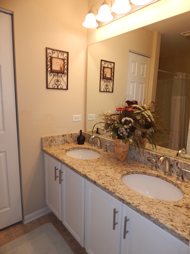 63 Rolling Oaks Road, Unit D Sugar Grove, IL 60554 - Photo 24 of 39