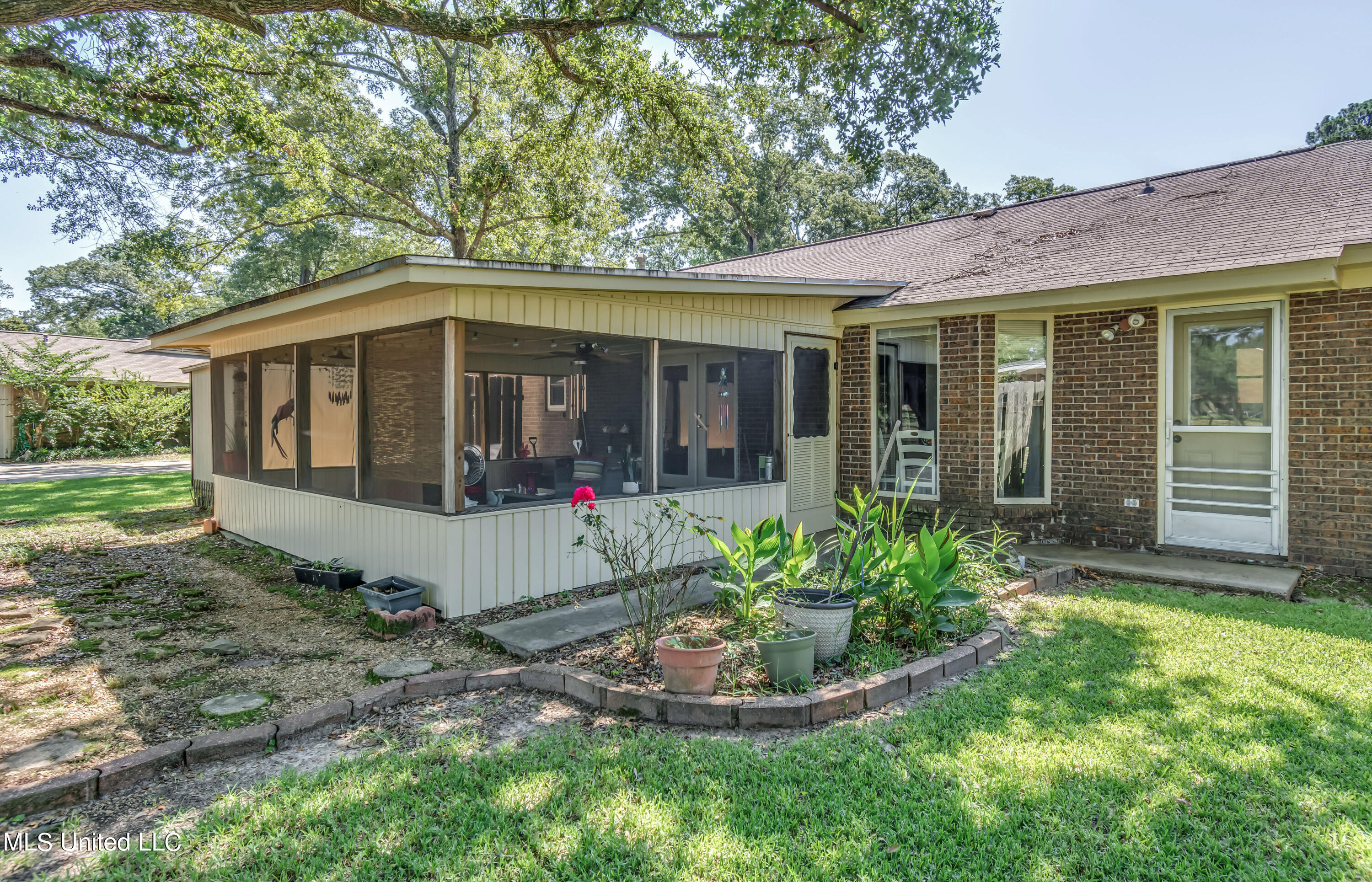 19 Crosswoods Road Brandon, MS 39042 - Photo 45 of 53 19 Crosswoods Rd-52