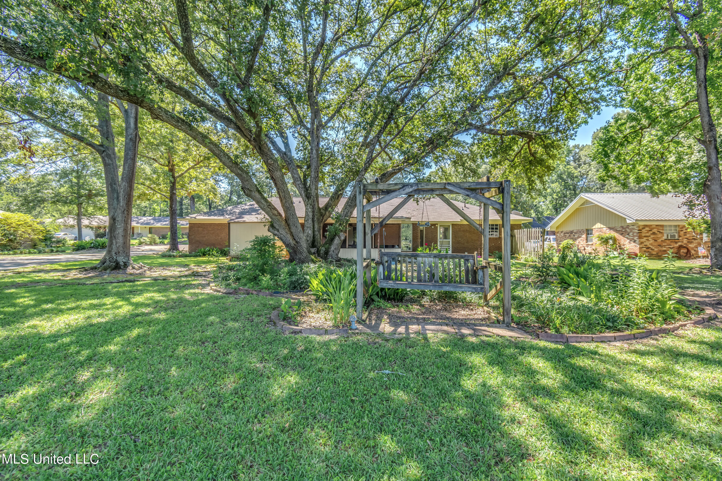19 Crosswoods Road Brandon, MS 39042 - Photo 47 of 53 19 Crosswoods Rd-49