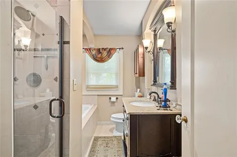$585,000 | 1008 West 71st Terrace, Kansas City, MO 64114