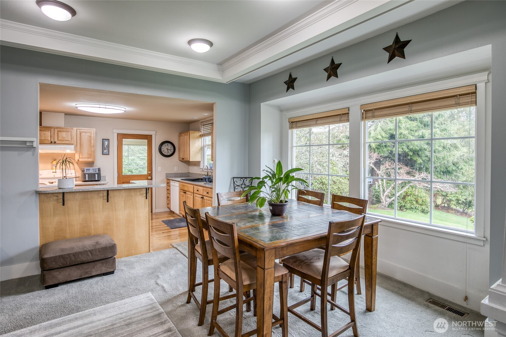 722 7th Avenue Aberdeen, WA 98520 - Photo 11 of 38 a dining room with furniture and window