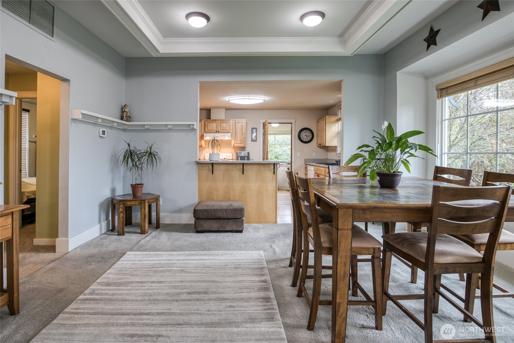 722 7th Avenue Aberdeen, WA 98520 - Photo 9 of 38 a dining room with furniture and window