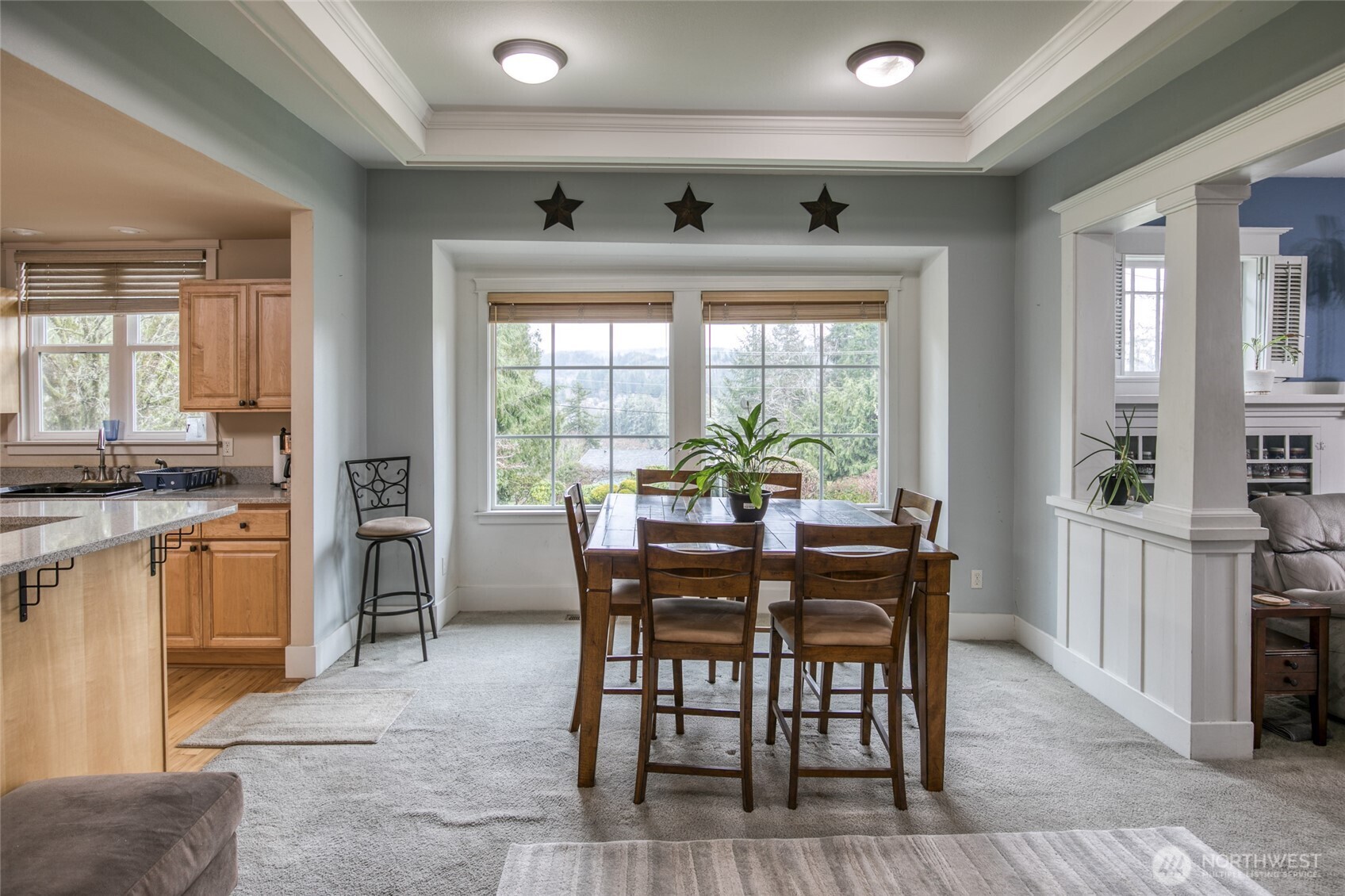 722 7th Avenue Aberdeen, WA 98520 - Photo 10 of 38 a dining room with furniture and window