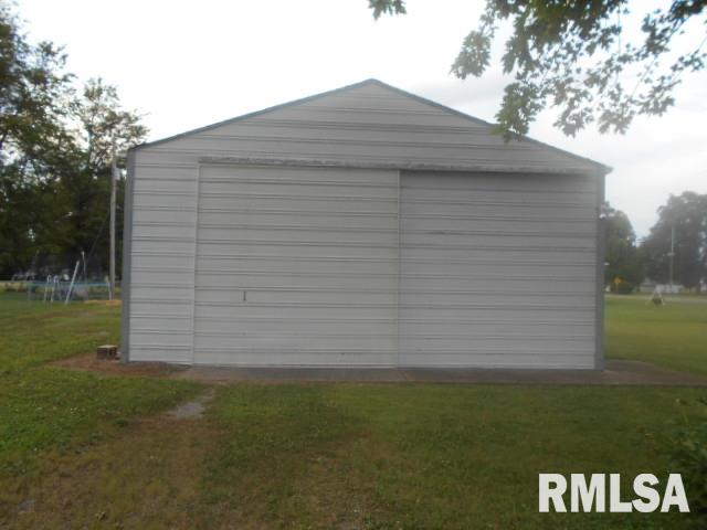 615 South Combs Street Ridgway, IL 62979 - Photo 4 of 20