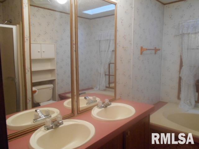 615 South Combs Street Ridgway, IL 62979 - Photo 9 of 20