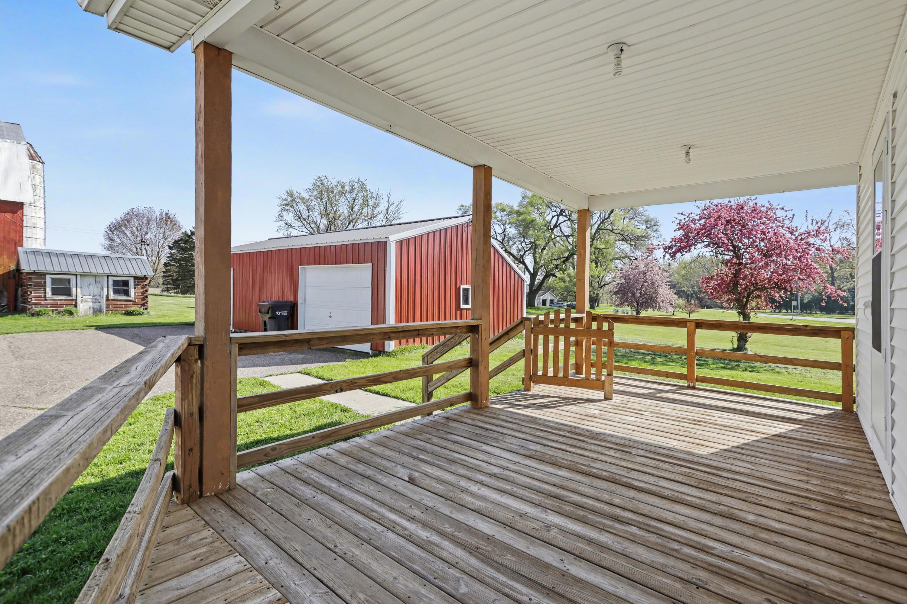 8891 Pennfield Road Battle Creek, MI 49014 - Photo 23 of 39 Back Porch