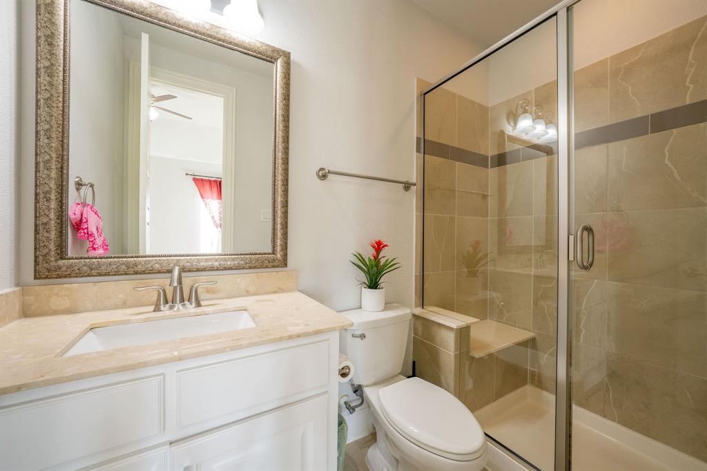 4601 Whitestone Drive Allen, TX 75002 - Photo 31 of 40 2nd Master Suite bathroom