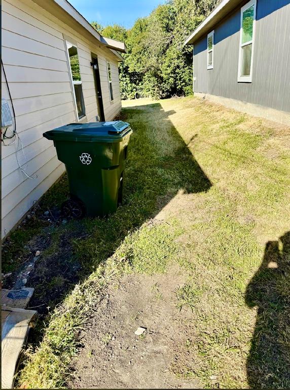 812 South 22nd Street Temple, TX 76501 - Photo 29 of 34 a view of a back yard of the house