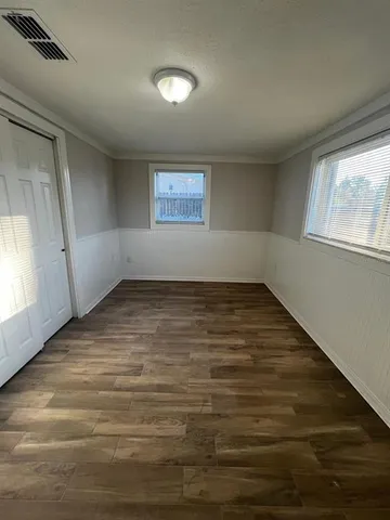 a view of empty room with window