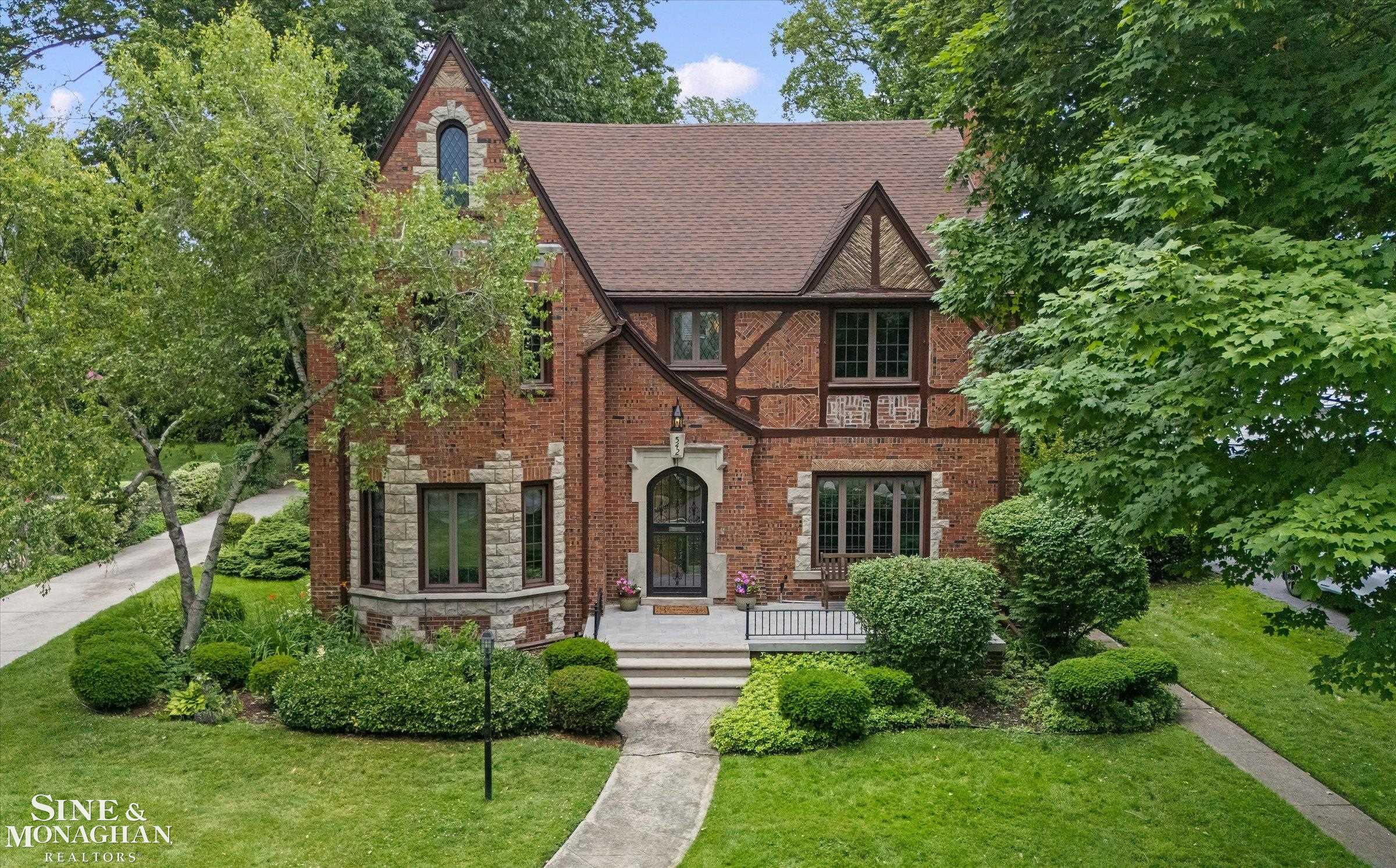 542 Lakepointe Street Grosse Pointe Park, MI 48230 - Photo 1 of 48