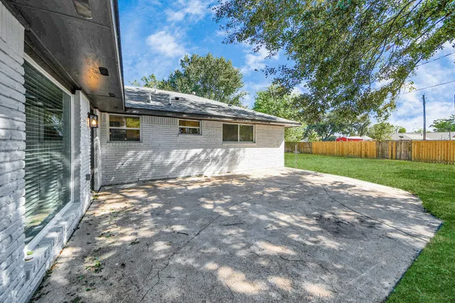 $254,999 | 8706 Meadowview Drive, Houston, TX 77037