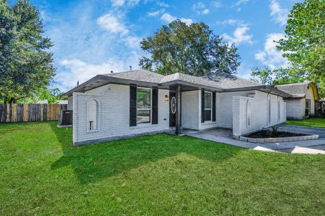 $254,999 | 8706 Meadowview Drive, Houston, TX 77037