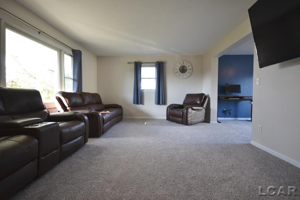 3120 Cobblestone Ridge Tecumseh, MI 49286 - Photo 4 of 29 50141947-8310356f-b43e-4cab-ad3a-85fdfc2d4f84.JPG