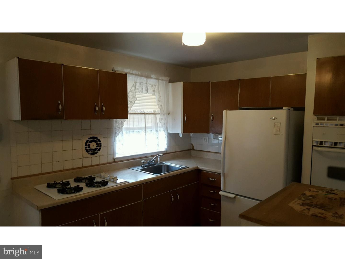 9137 Ashton Road Philadelphia, PA 19114 - Photo 4 of 12 Kitchen