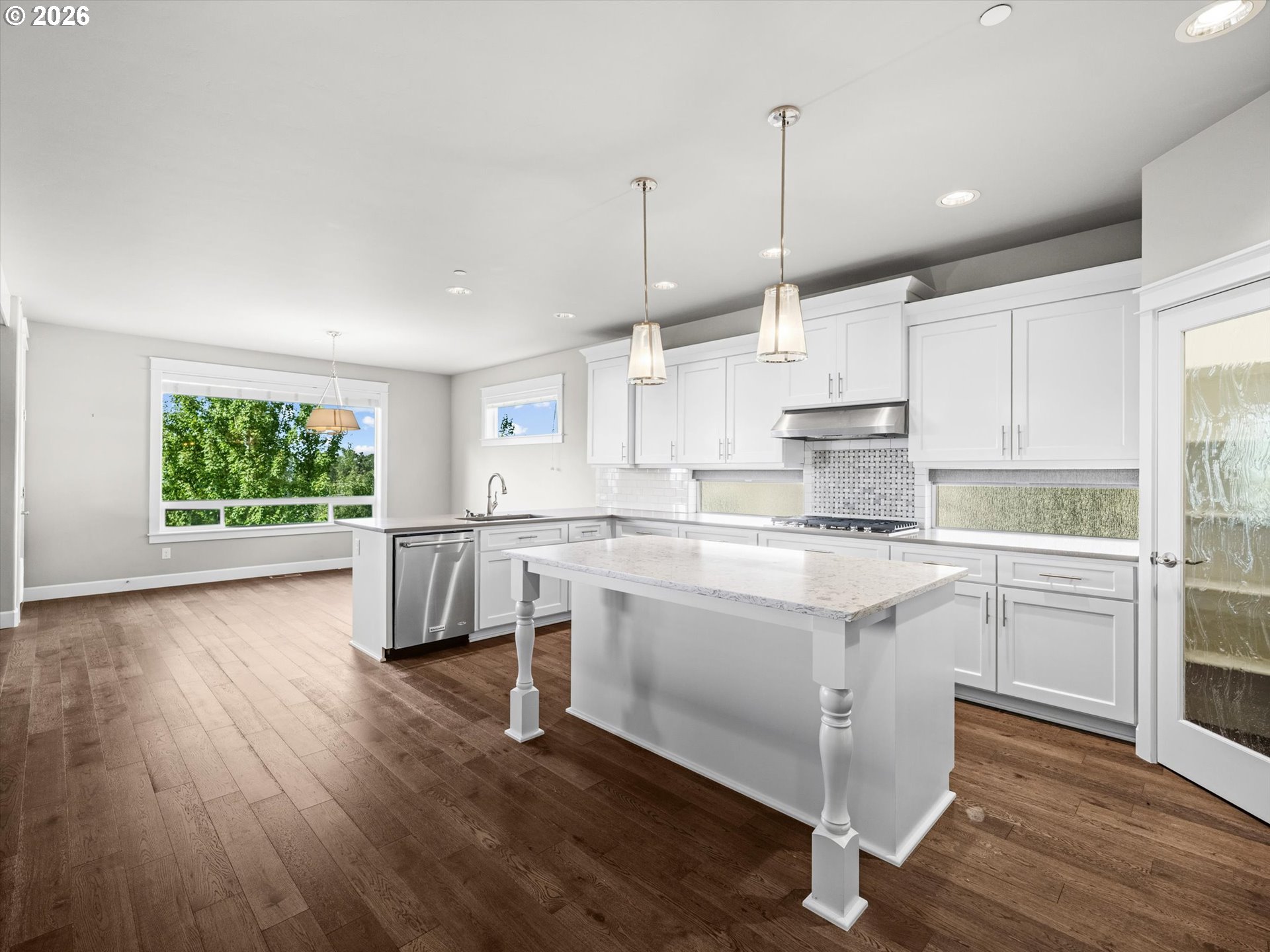 12465 Southwest Lesser Road Portland, OR 97219 - Photo 11 of 48 Gallery Image 11