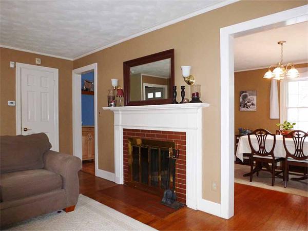 34 Audubon Street Springfield, MA 01108 - Photo 3 of 30