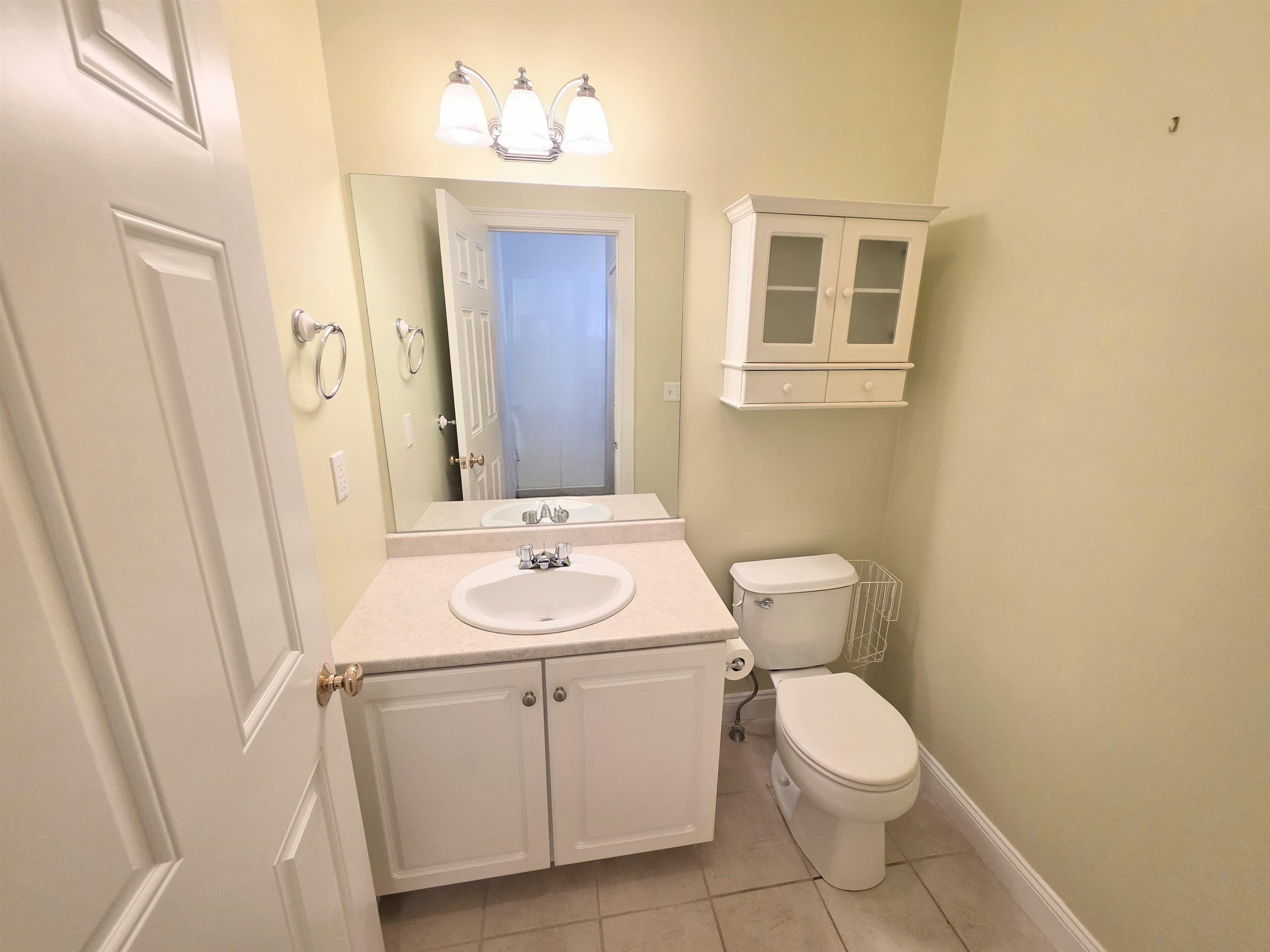 624 Main Street, Unit 6 Fremont, NH 03044 - Photo 14 of 33