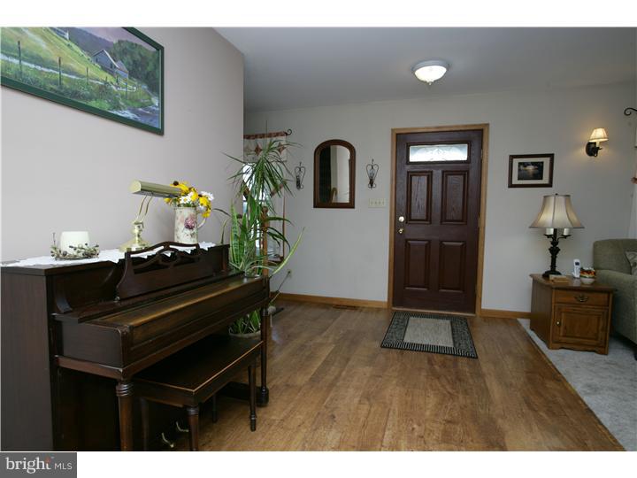 220 East Cohawkin Road Mickleton, NJ 08056 - Photo 4 of 25 Foyer