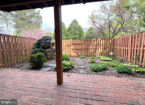 $3,800 | 2035 Madrillon Springs Court, Vienna, VA 22182
