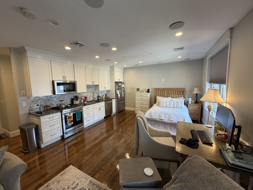 57 L Street, Unit 2 Boston, MA 02127 - Photo 8 of 12