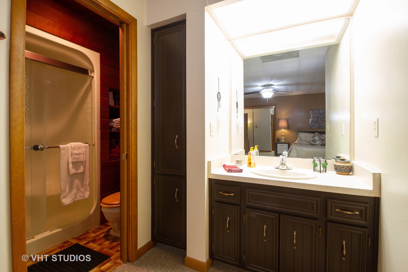 514 Windsor Road Loves Park, IL 61111 - Photo 14 of 33 a bathroom with a sink mirror vanity and toilet