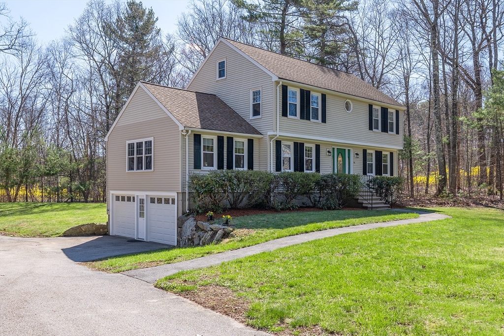 91 Scribner Road Tyngsboro, MA 01879 - Photo 4 of 42 Gallery Image 4