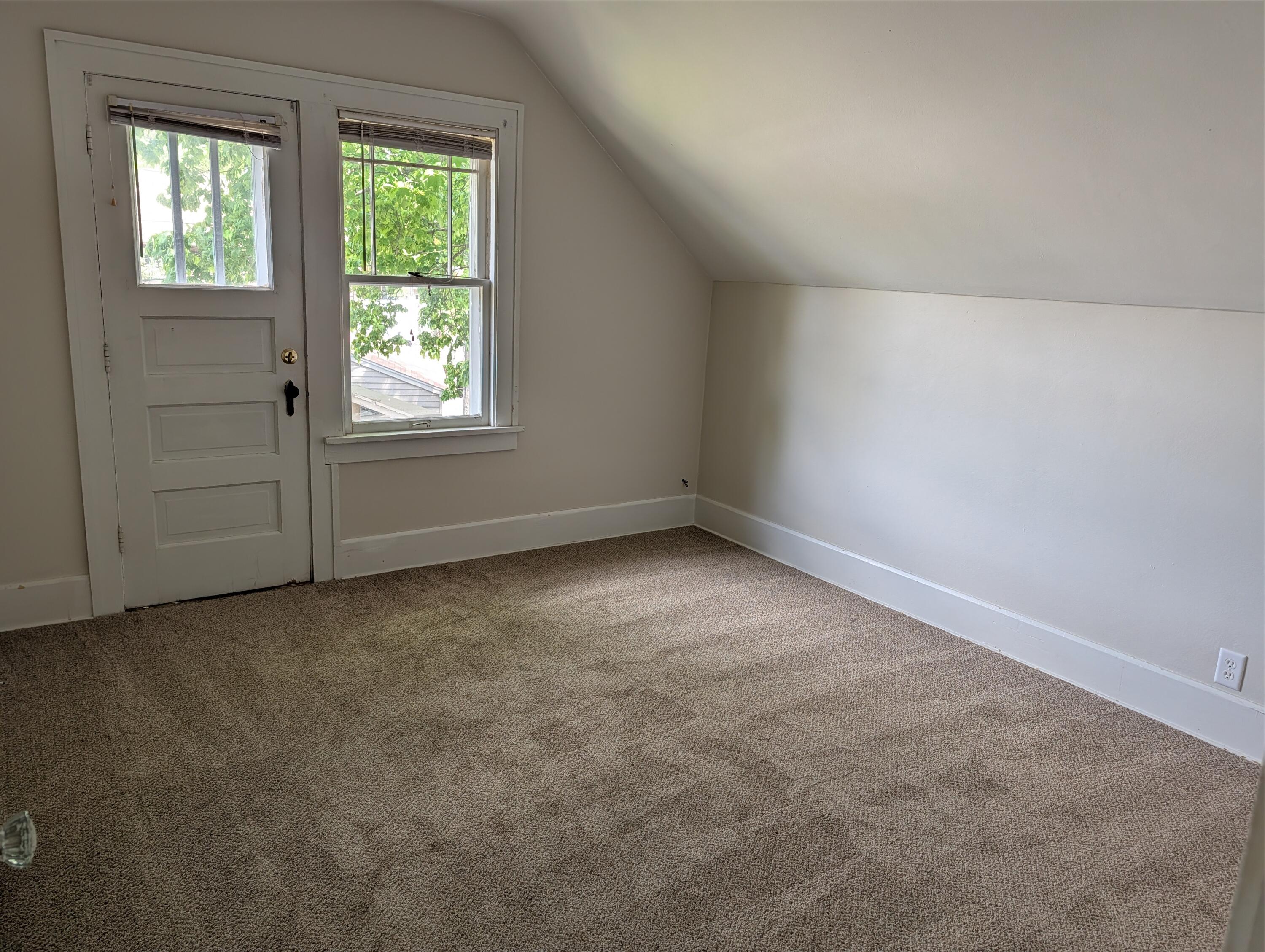 431 West Boulevard, Unit UPPR Racine, WI 53405 - Photo 11 of 12 South BR