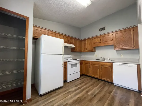 $2,095 | 13326 Currituck Drive North, Jacksonville, FL 32225