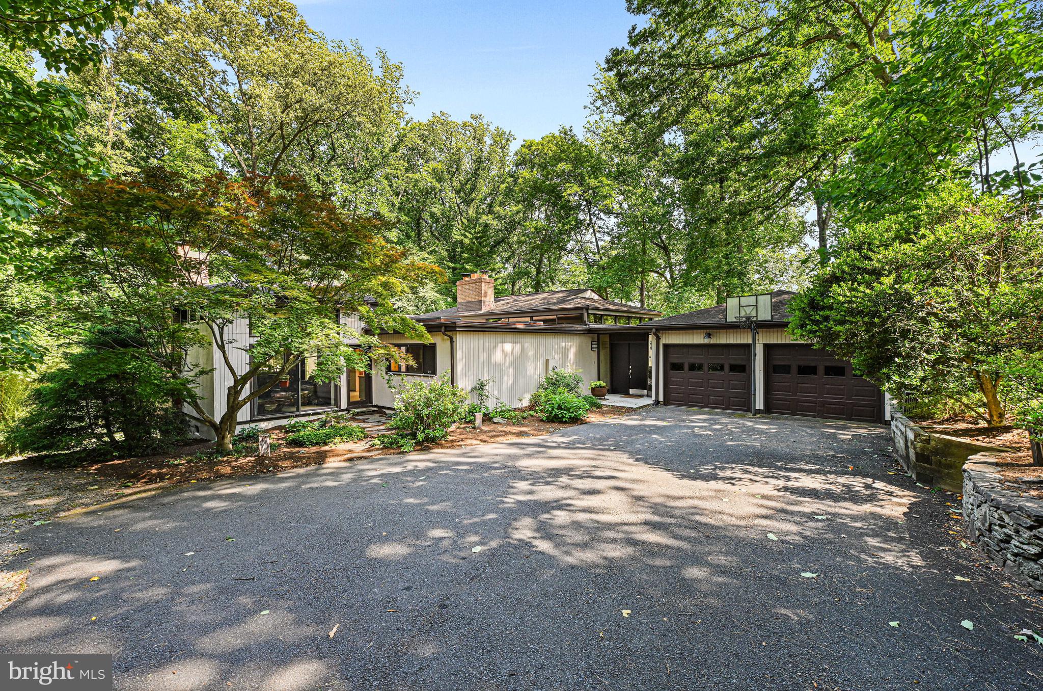 989 Saigon Road McLean, VA 22102 - Photo 1 of 55 Exterior - Front