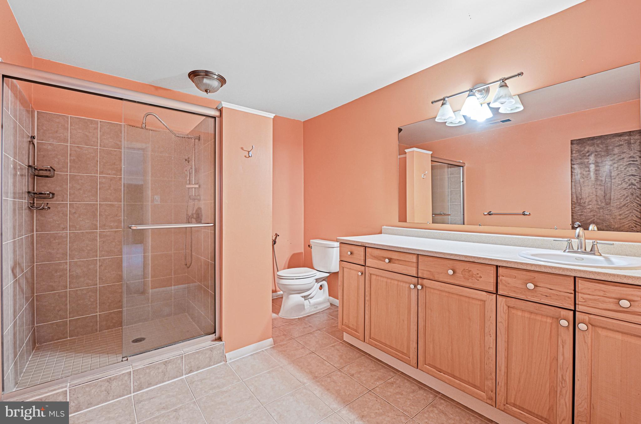 989 Saigon Road McLean, VA 22102 - Photo 31 of 55 En Suite Bathroom