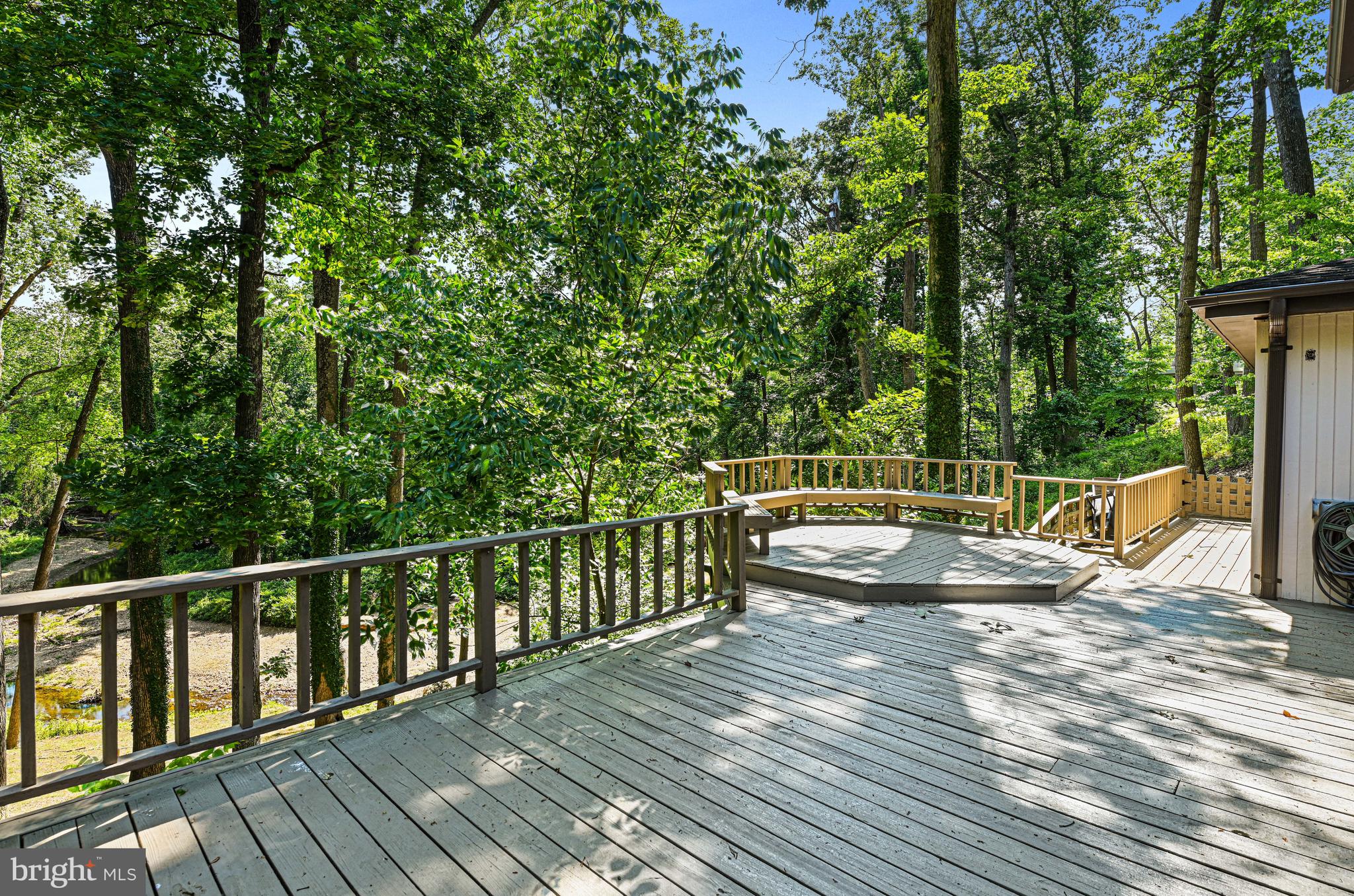 989 Saigon Road McLean, VA 22102 - Photo 35 of 55 Exterior - Deck
