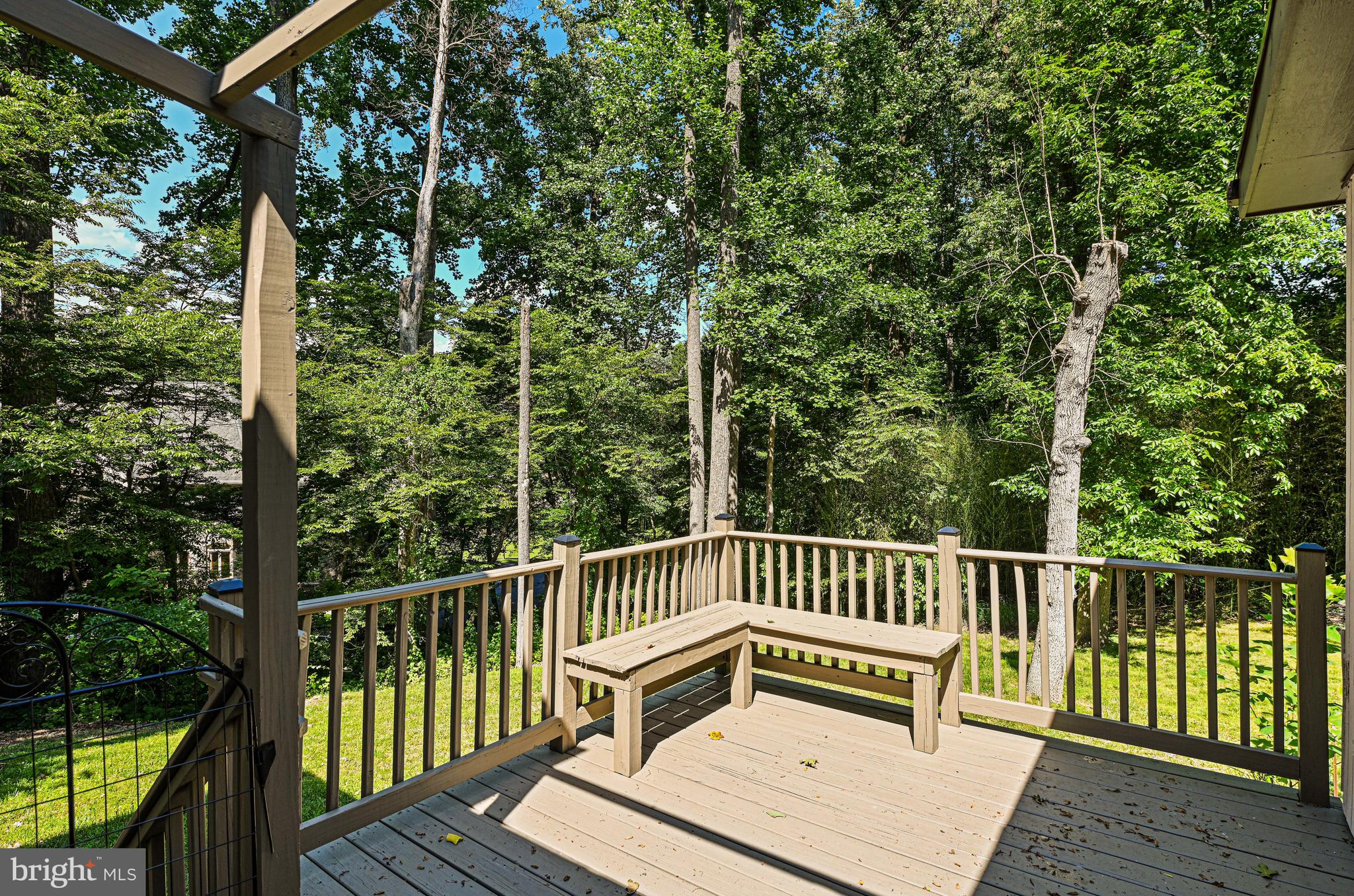989 Saigon Road McLean, VA 22102 - Photo 43 of 55 Exterior - Deck off Family Room