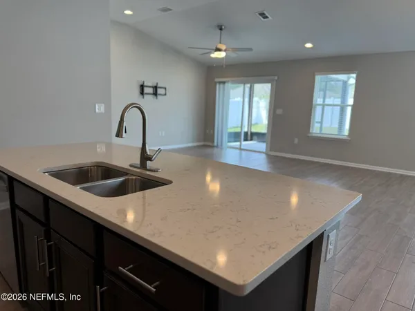 $2,200 | 7713 Island Fox Road, Jacksonville, FL 32222