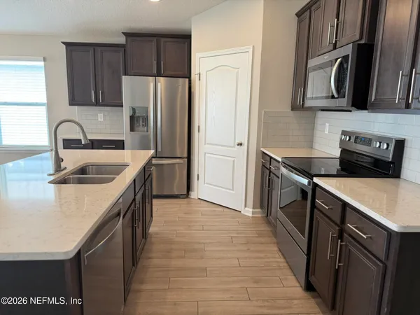$2,200 | 7713 Island Fox Road, Jacksonville, FL 32222
