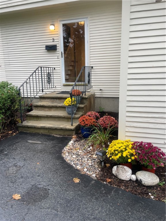 3 Pinetop Road Barrington, RI 02806 - Photo 43 of 45