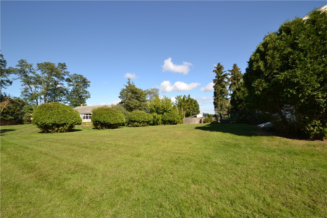 3 Pinetop Road Barrington, RI 02806 - Photo 6 of 45