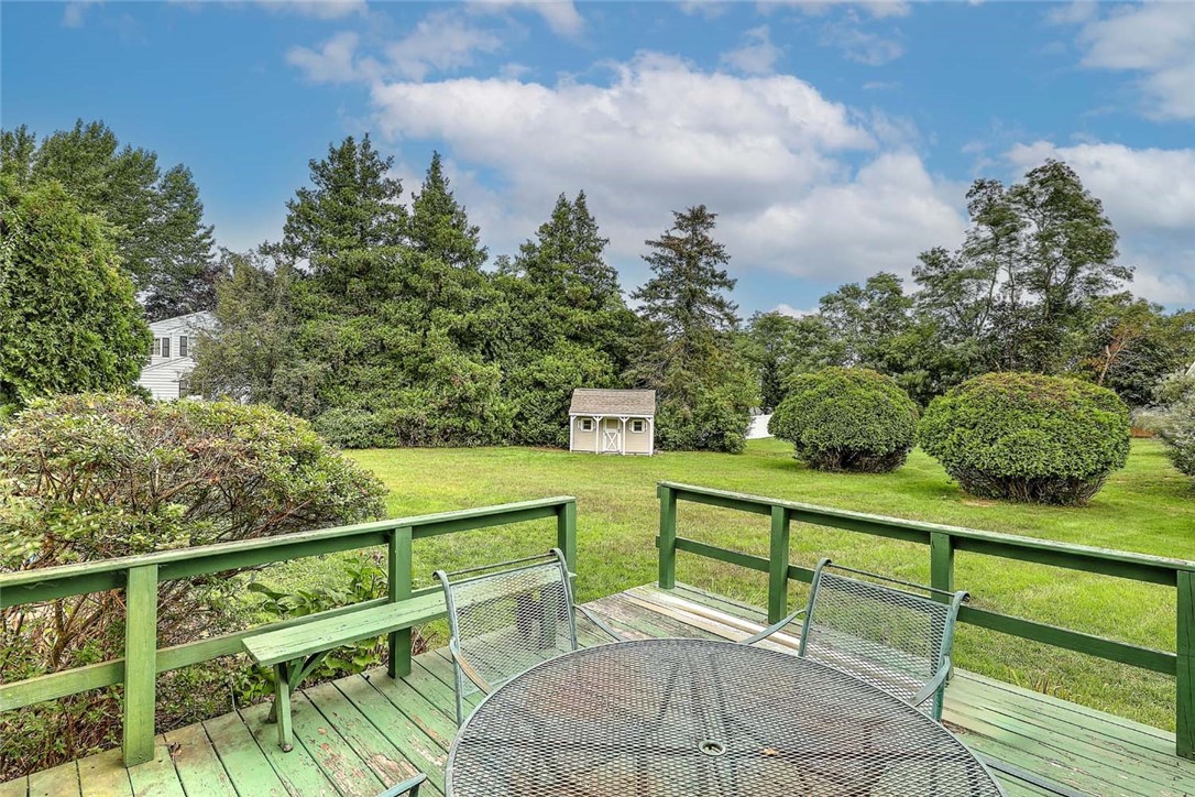 3 Pinetop Road Barrington, RI 02806 - Photo 7 of 45
