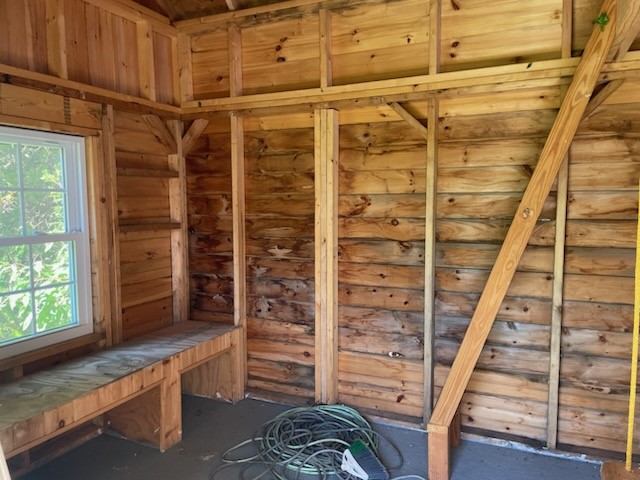 3 Pinetop Road Barrington, RI 02806 - Photo 10 of 45 Playhouse or storage
