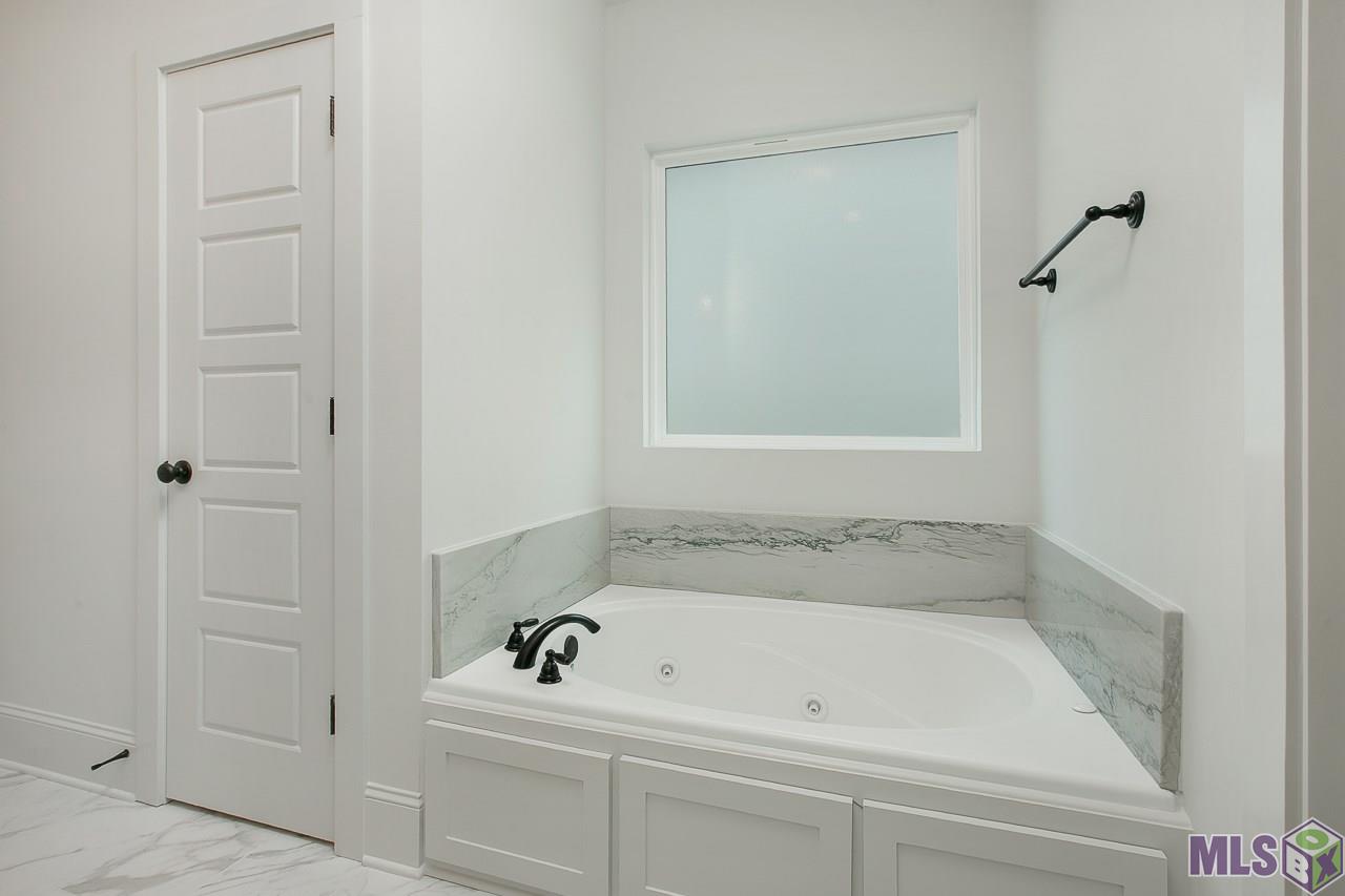 6525 Roux Drive Baton Rouge, LA 70817 - Photo 17 of 26