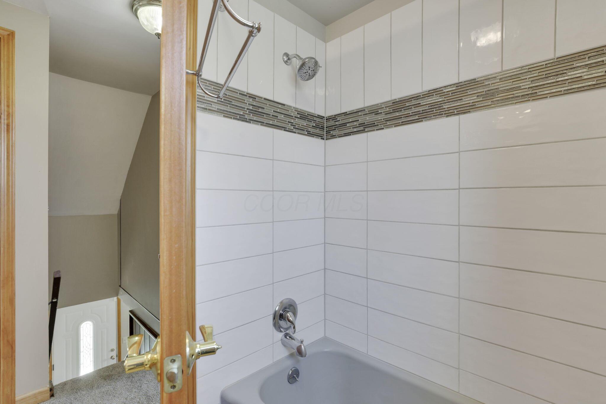 410 Sturbridge Road Columbus, OH 43228 - Photo 23 of 32 2 FullBath2
