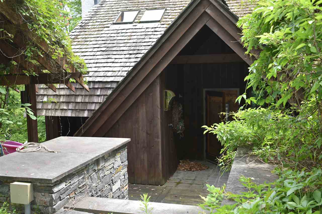 353 Peregrine Road Plymouth, VT 05056 - Photo 1 of 37 Gallery Image 1